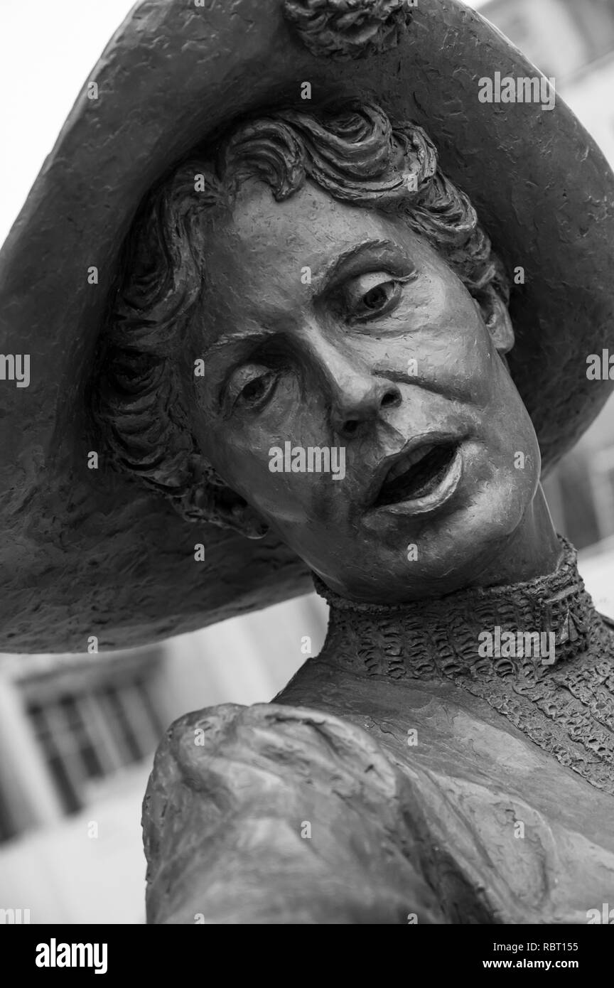 Statua di Emmeline Pankhurst, Piazza San Pietro, Manchester Foto Stock