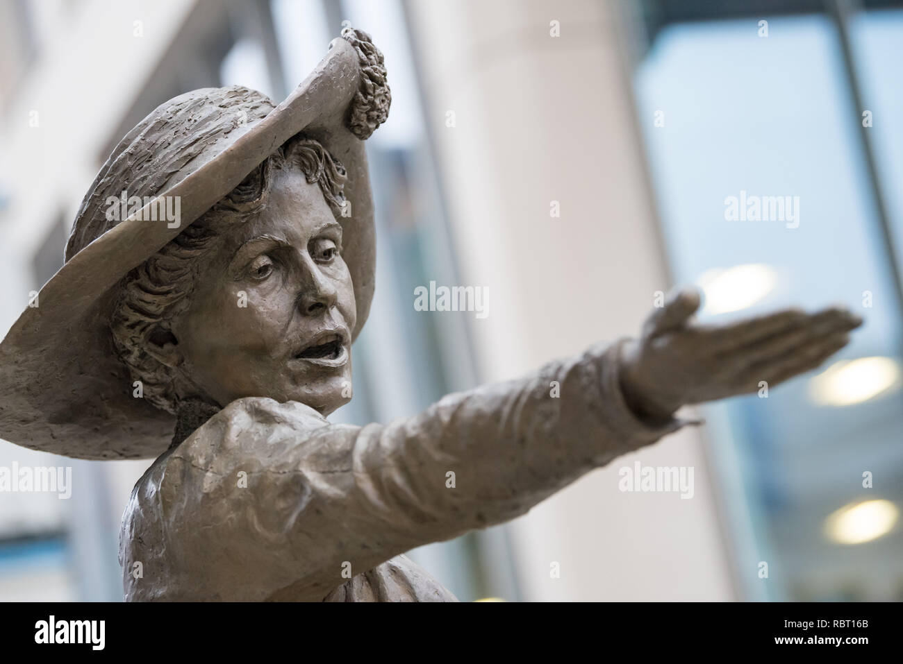 Statua di Emmeline Pankhurst, Piazza San Pietro, Manchester Foto Stock