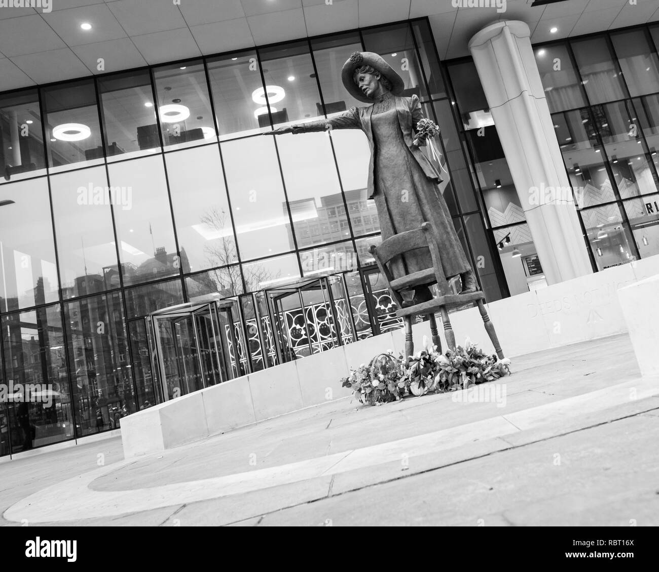 Statua di Emmeline Pankhurst, Piazza San Pietro, Manchester Foto Stock