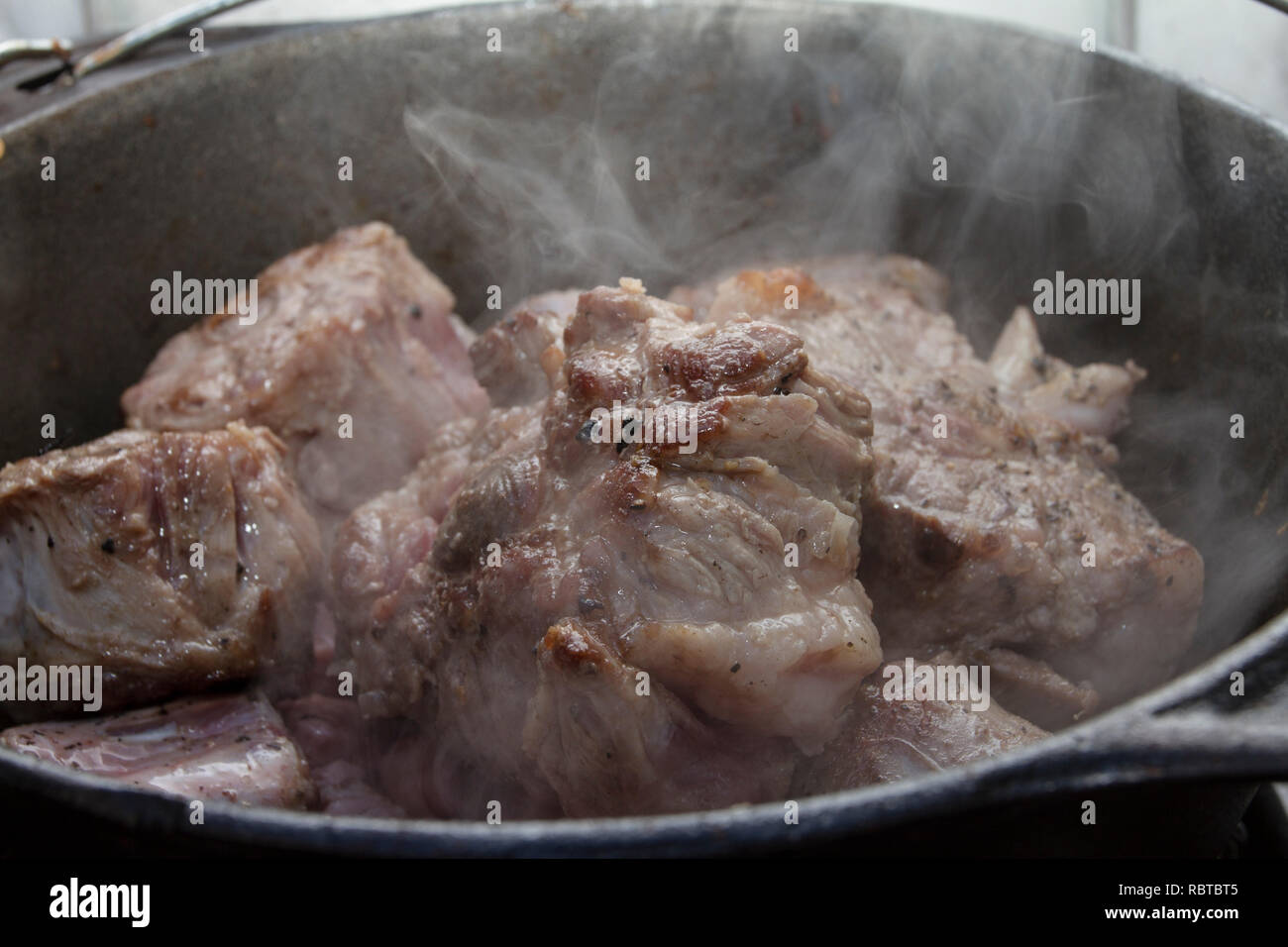 Coda di vitellone essendo a base di carne cotta in tegame Foto Stock
