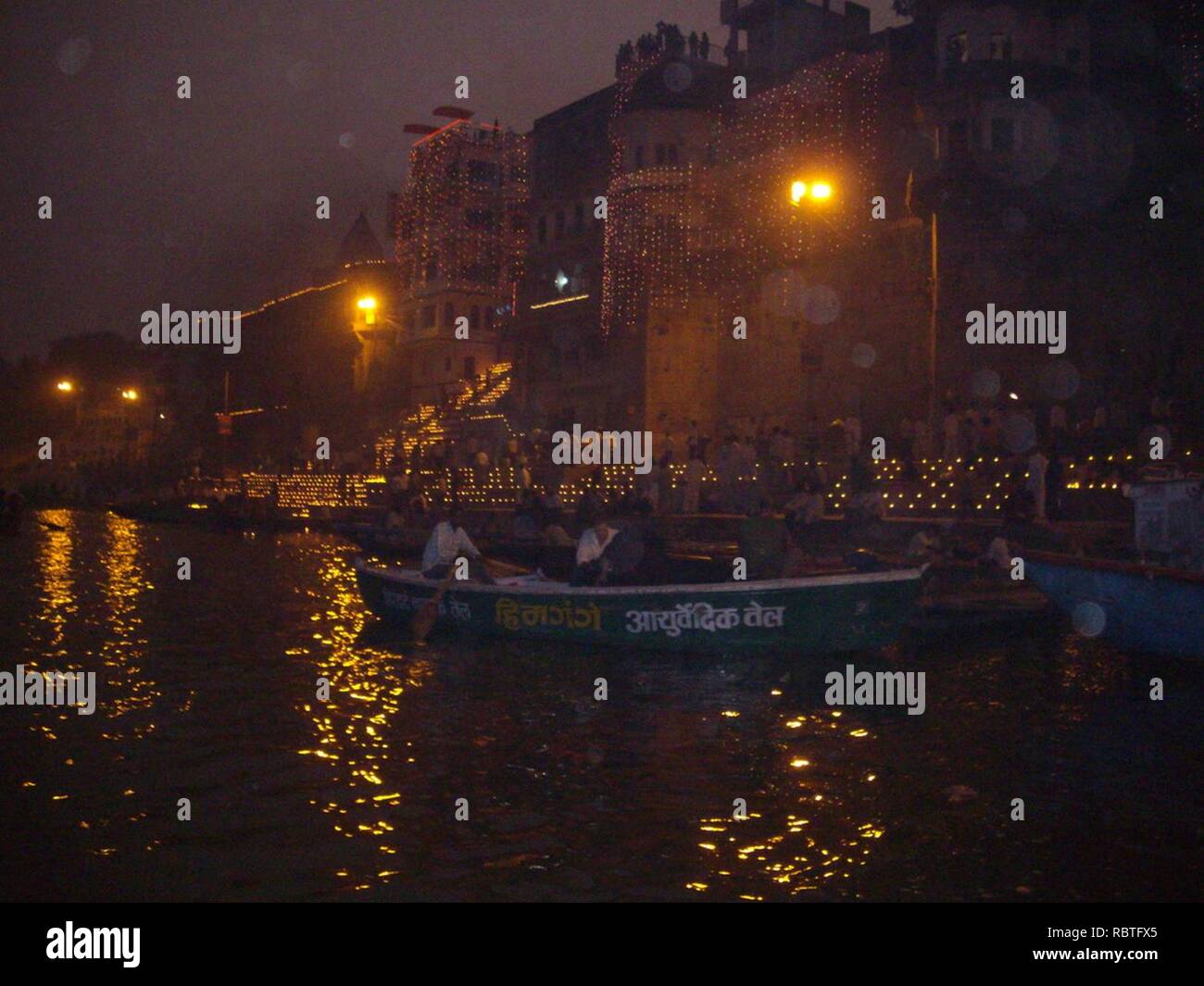 'Dev Deepavali' celebrazioni a Varanasi il Karthik Purnima.. Foto Stock