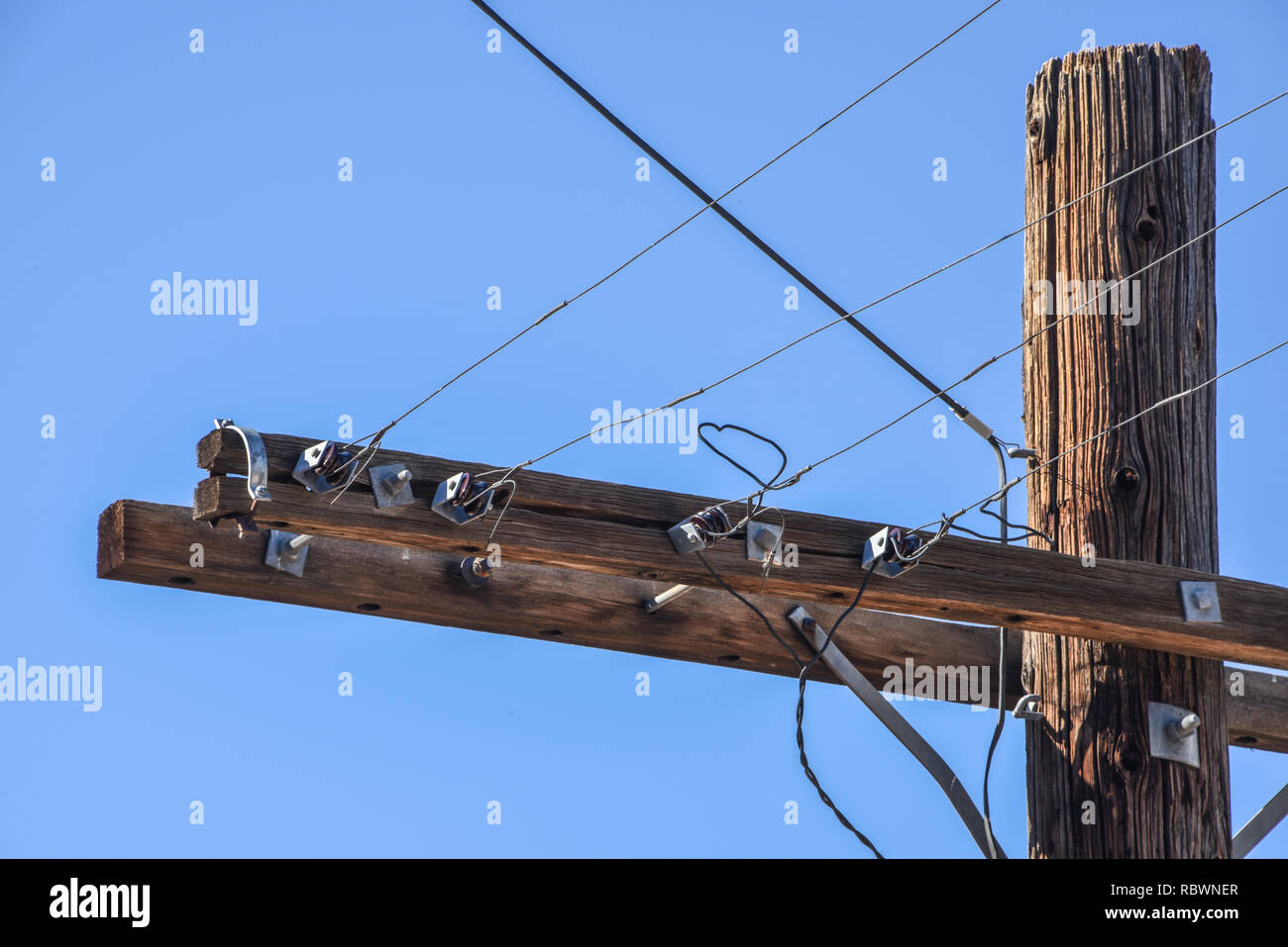 Il vecchio telefono o il polo di alimentazione, a Kelso, California Foto Stock