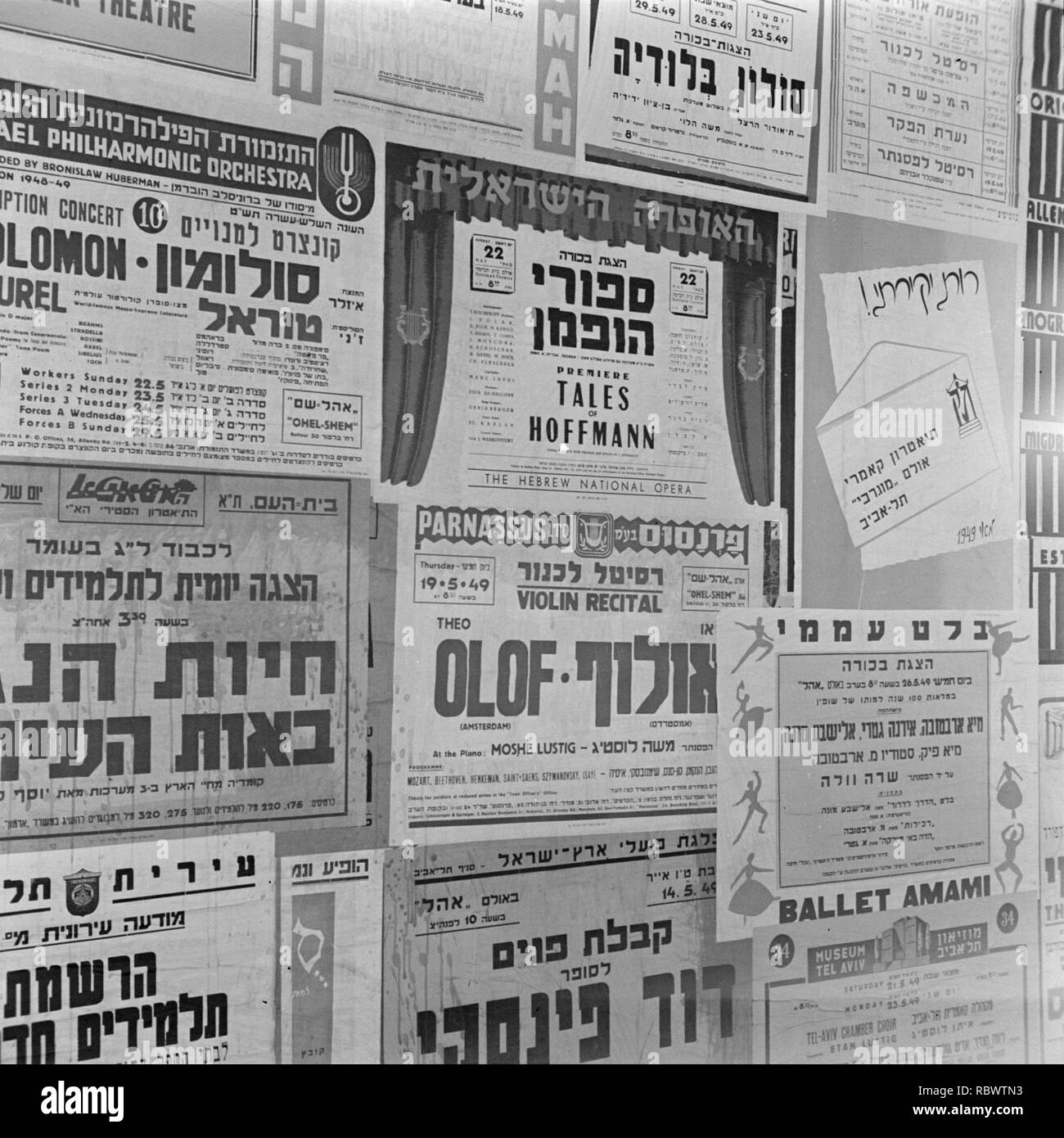 Aanplakbiljetten voor concerten en andere kunstmanifestaties a Tel Aviv waarond, Bestanddeelnr 255-1311. Foto Stock