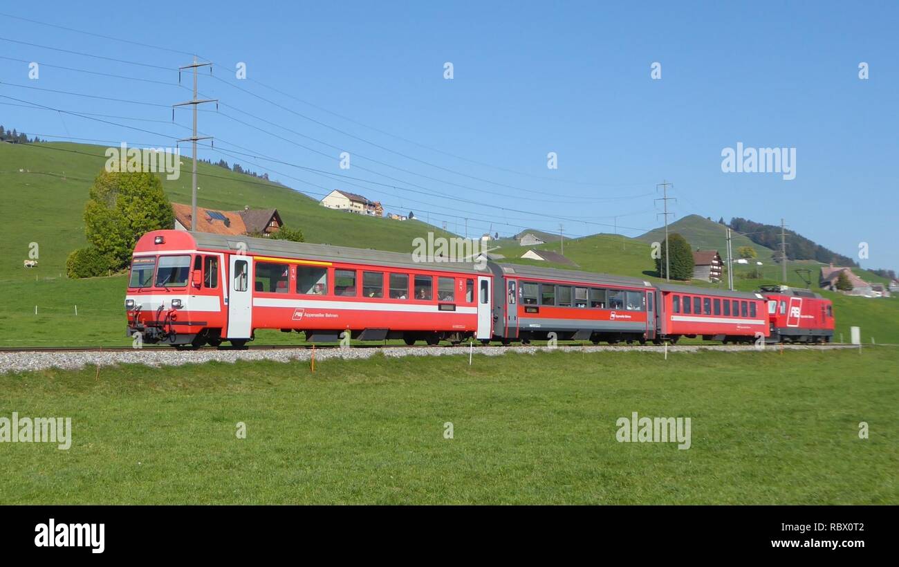 AB-Pendelzug mit Ge 4-4. Foto Stock