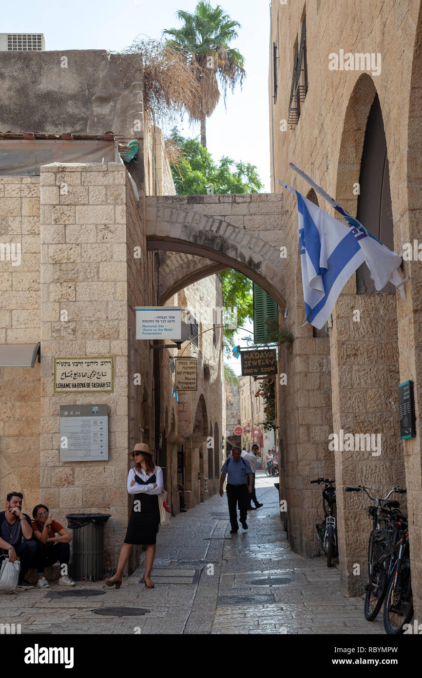 Corsia nel quartiere ebraico di Gerusalemme vecchia città in Israele Foto Stock