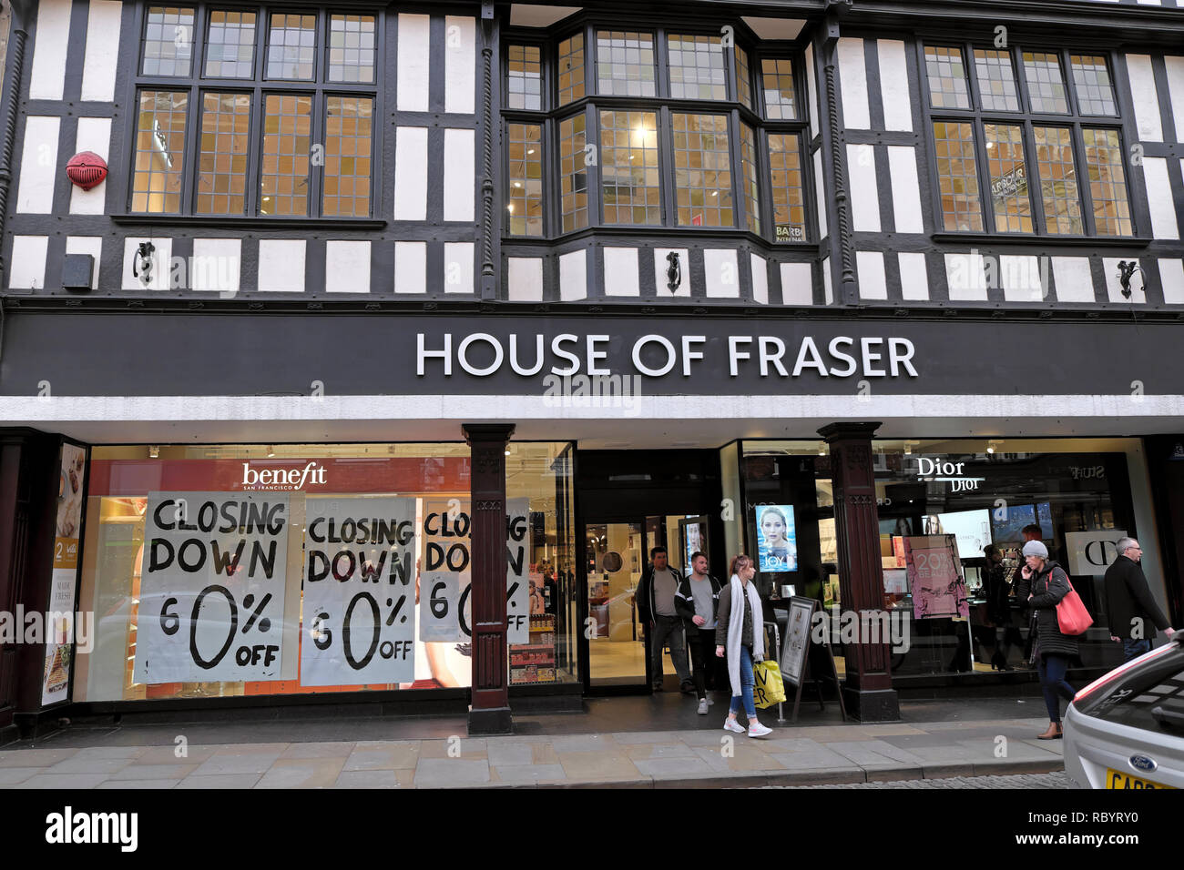 House of Fraser department store di Shrewsbury chiusura vendita segno nel dicembre 2018 Shropshire England Regno Unito KATHY DEWITT DE WITT Foto Stock