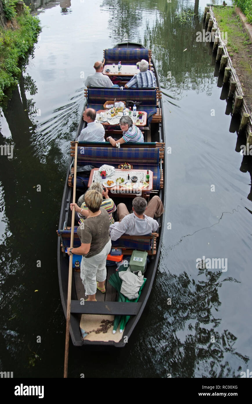 Typischer Spreewaldkahn, Spreewald, Landkreis Oberspreewald-Lausitzkreis, Land Brandeburgo, Deutschland, Europa | tradizionale nave Spreewald, Spreewal Foto Stock