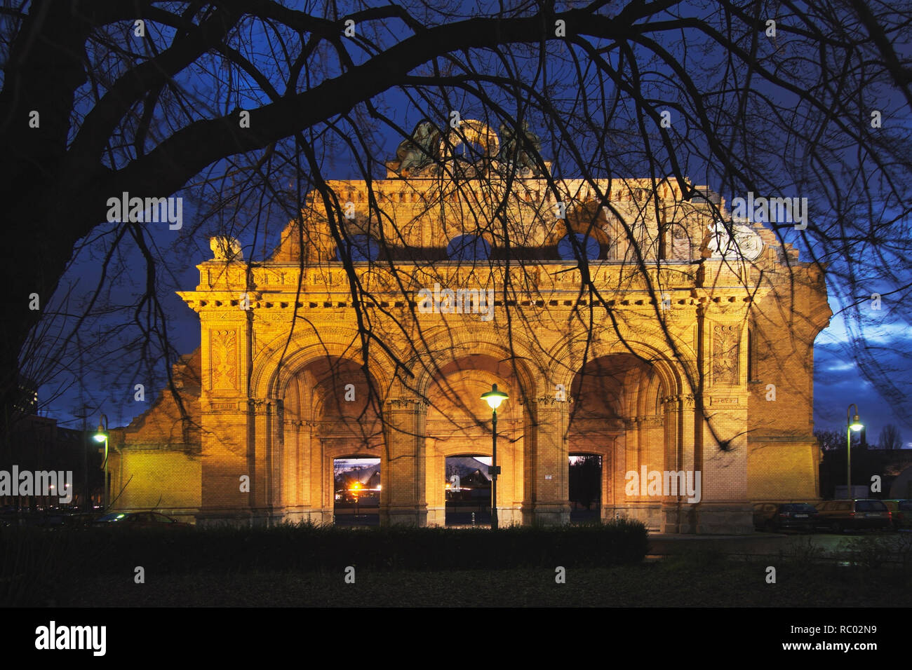 Portalruine Anhalter Bahnhof am Askanischen Platz, HG Tempodrom, Nähe Potsdamer Platz, Berlino-Kreuzberg, Deutschland, Europa | rovina Anhalt, una stazione Foto Stock