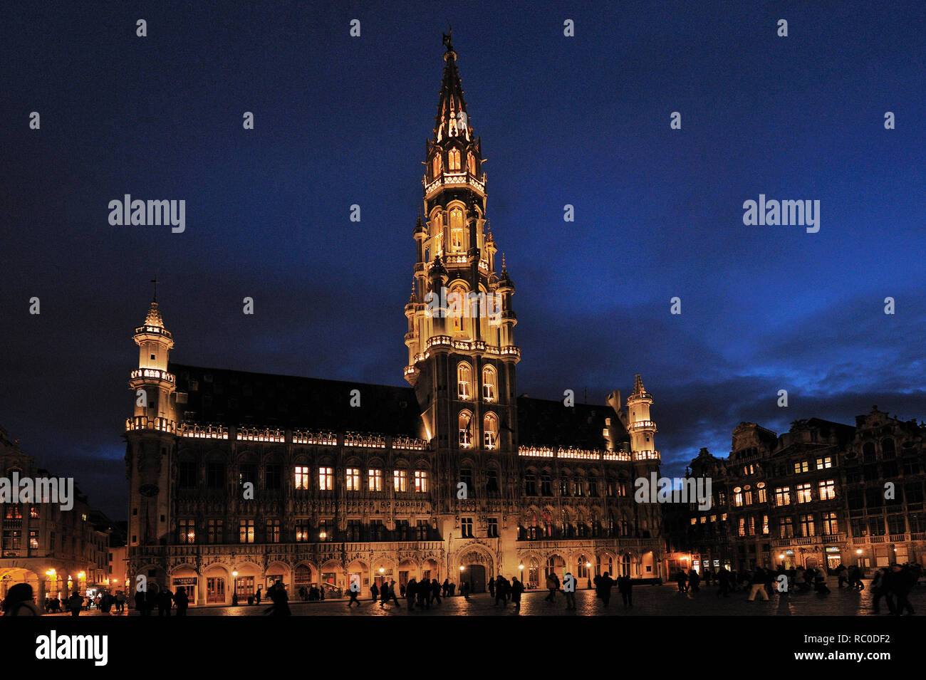 Il Rathaus am Großen Platz, Marktplatz, Grote Markt, Grand Place, Brüssel, Belgien, Europa | Town Hall presso il Grand Place, il Grote Markt, Bruxelles, Belg Foto Stock
