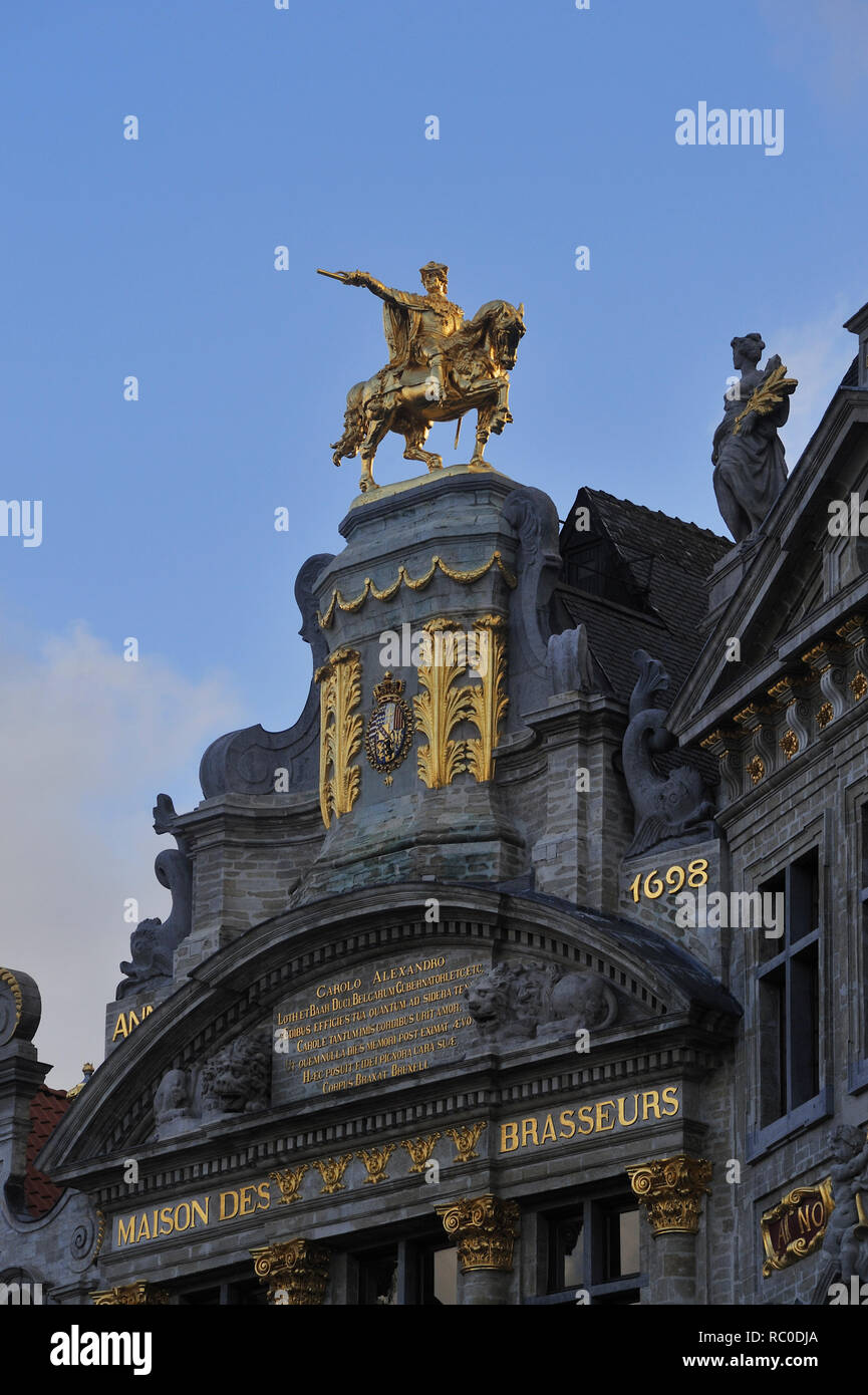 La Grand Place, il Grote Markt, Marktplatz mit dem haus L'arbre d'Or - Goldbaum oder Maison des Brasseurs - Haus der Brauermeister, heute Brauereumuseum, Foto Stock