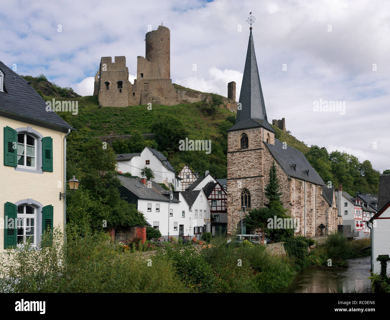 Monreal im Elztal, Landkreis Mayen-Coblenza, Vordereifel, Rheinland-Pfalz, Deutschland Foto Stock