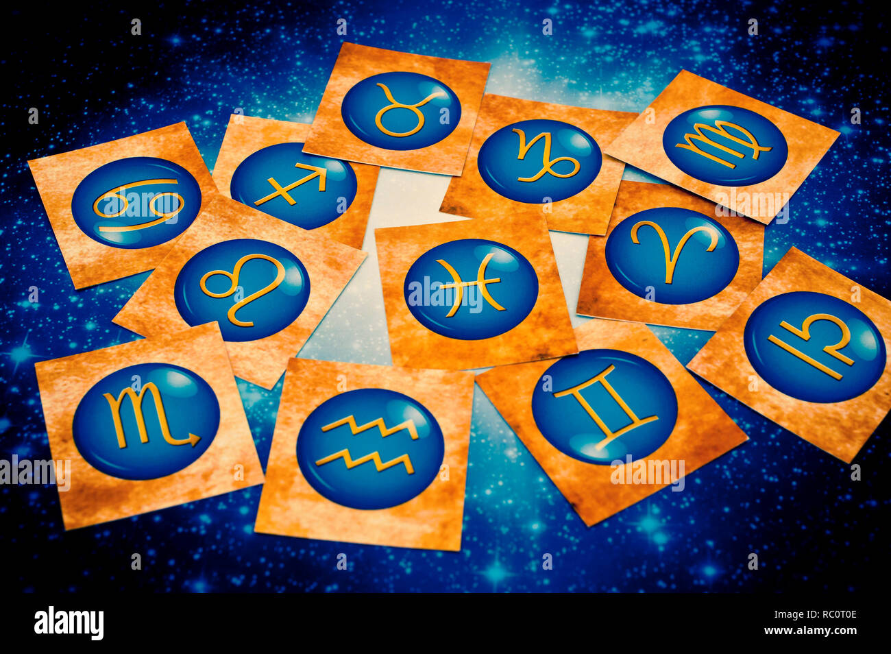 Le schede con tutti i segni dello zodiaco Foto Stock