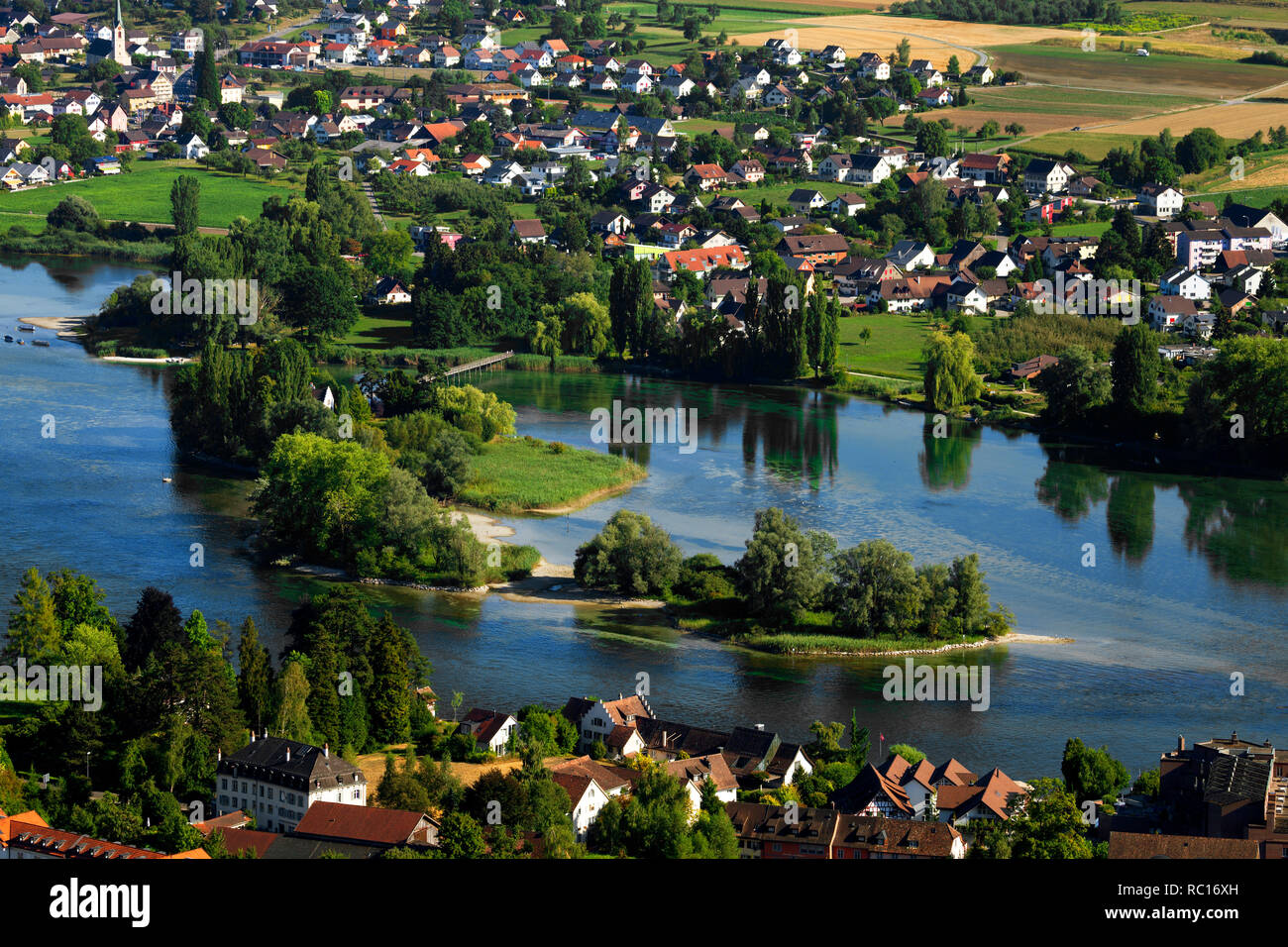 Vista del fiume Reno con isole di Werd, Eschenz, Svizzera Foto Stock