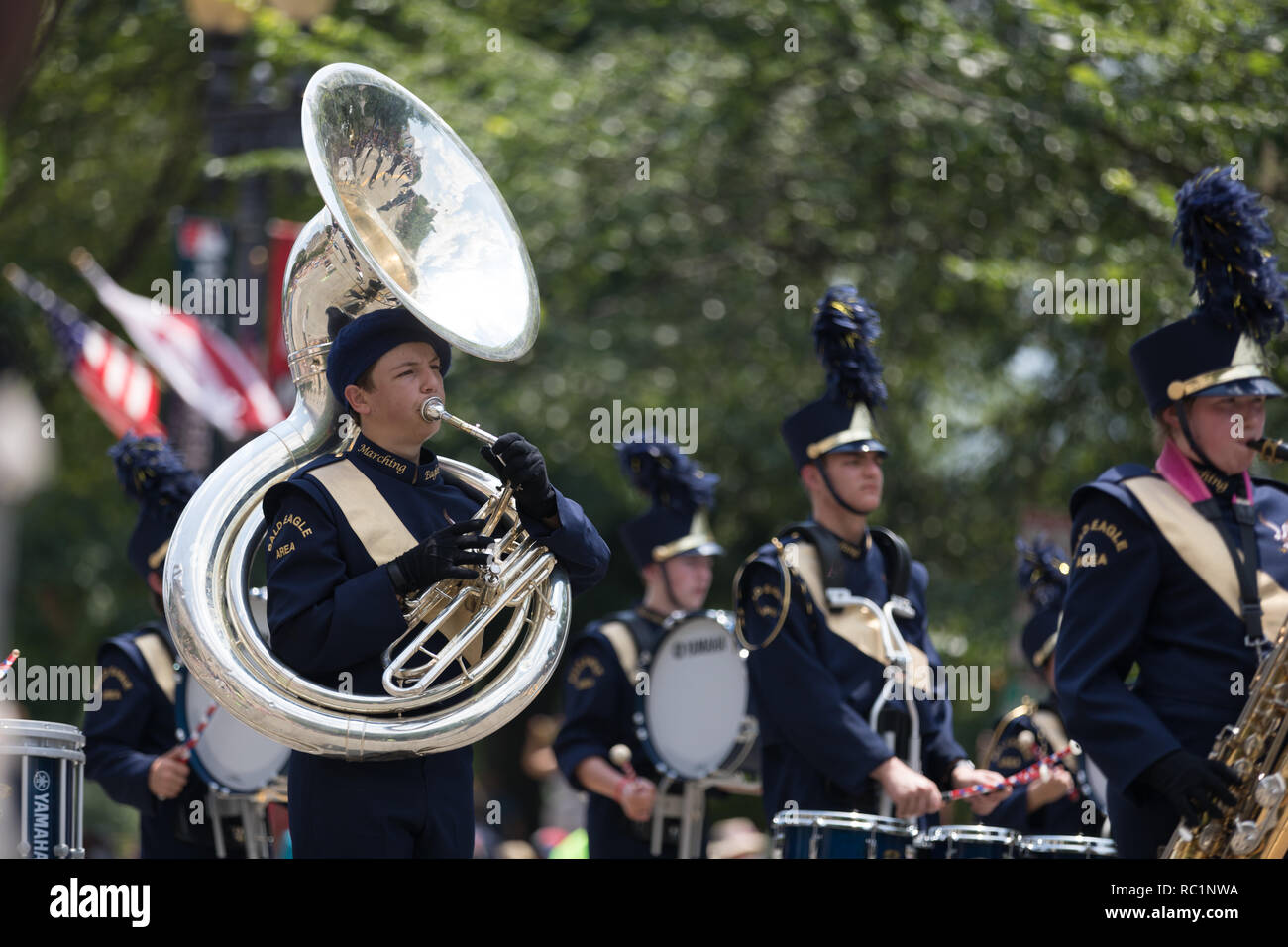 Washington, Stati Uniti d'America - Luglio 4, 2018 Il giorno dell indipendenza nazionale Parade, l'aquila calva Area Marching Band, dal Wingate, Pennsylvania Foto Stock