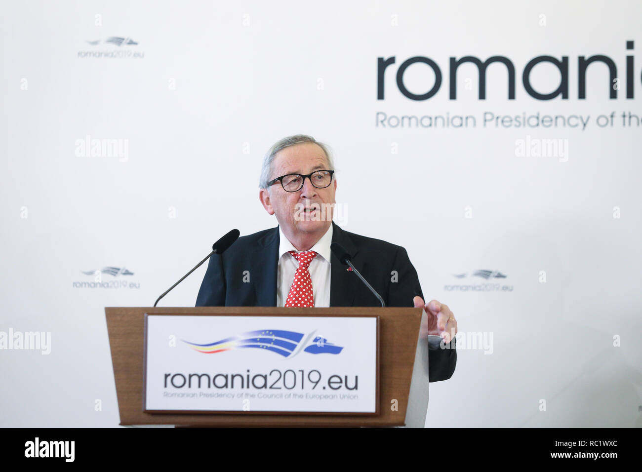 Bucarest, Romania - 11 Gennaio 2019: il Presidente della Commissione Europea Jean Claude Juncker tiene un briefing con la stampa insieme a Klaus Iohannis Foto Stock