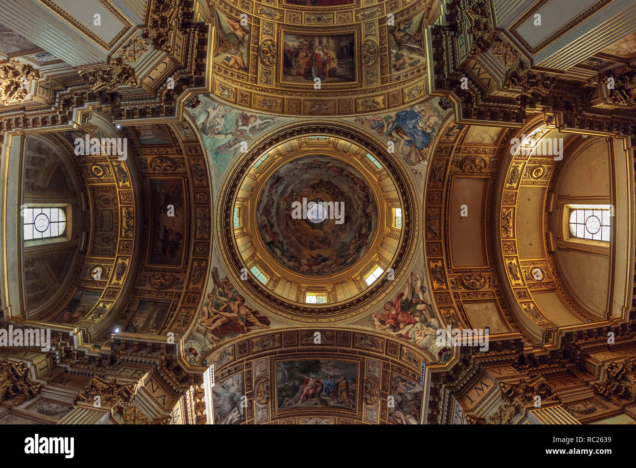 Soffitti della Basilica di Sant'Andrea della Valle a Roma Foto Stock