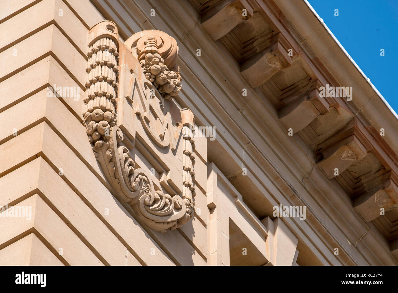 Ornati di arenaria dettagliata intagli sul lato esterno nord rivolto verso la parete superiore di Sydney la Stazione Centrale nel Nuovo Galles del Sud, Australia Foto Stock