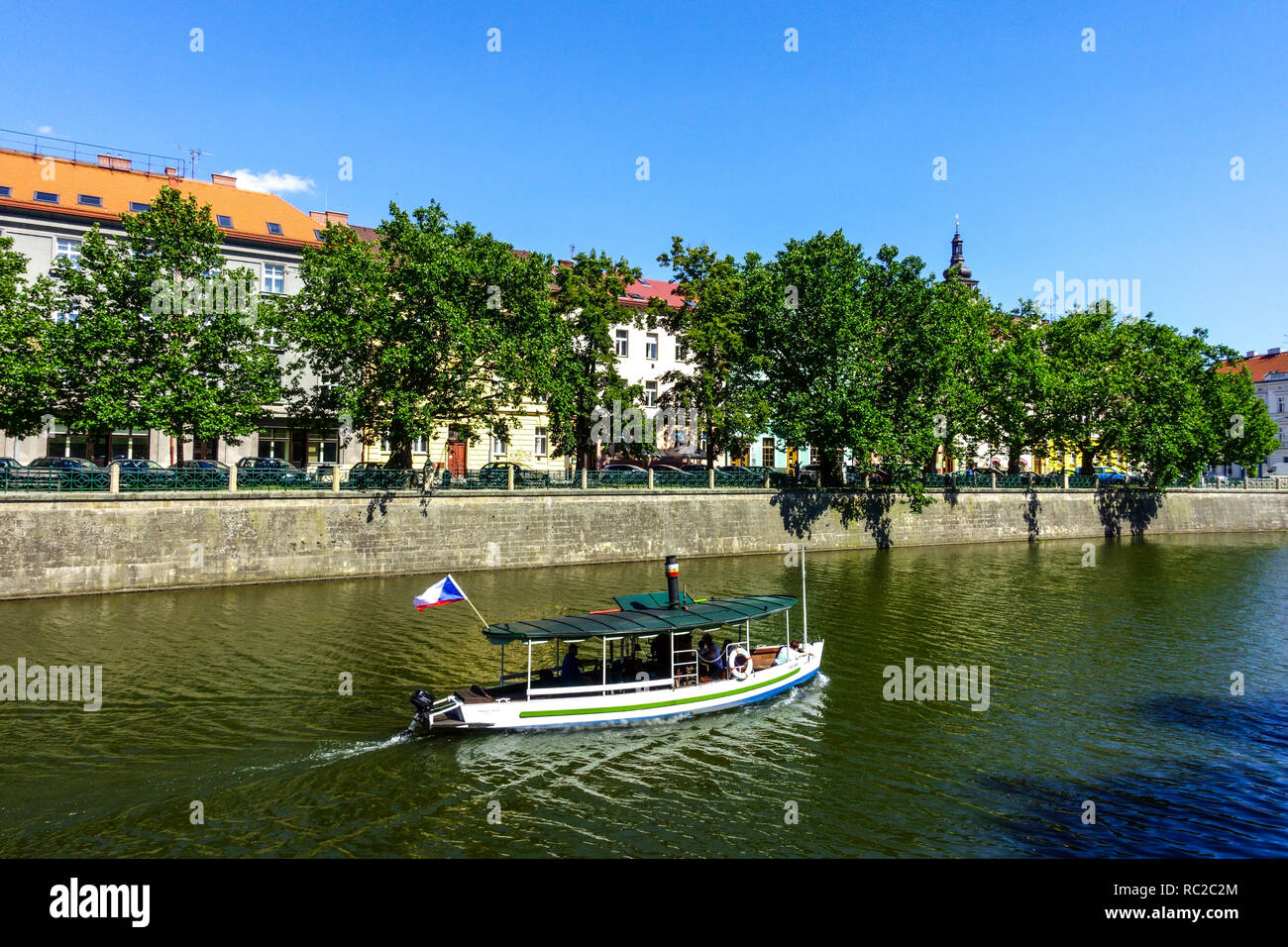 Barca sul fiume Elba, Hradec Kralove - Repubblica Ceca Foto Stock