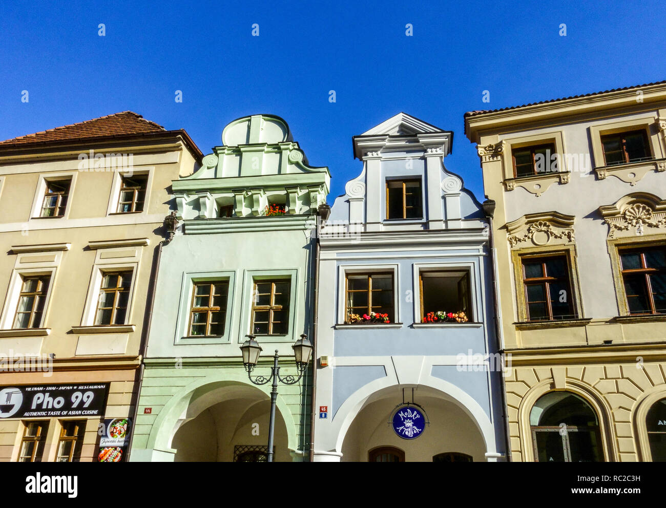 Case storiche sul Velke Namesti square, Hradec Kralove - Repubblica Ceca Foto Stock