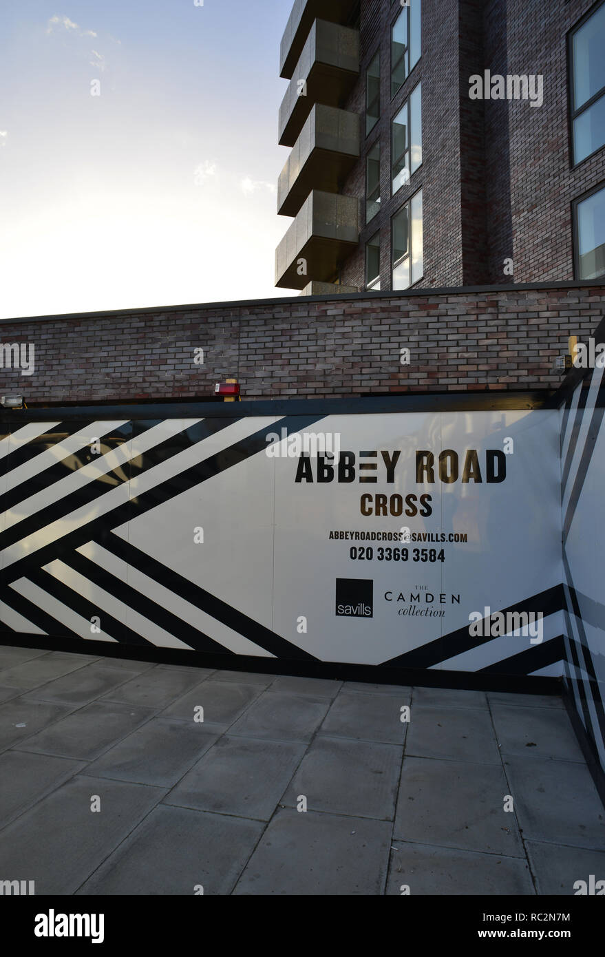 Londra: Alloggiamento: Abbey Road Cross Foto Stock