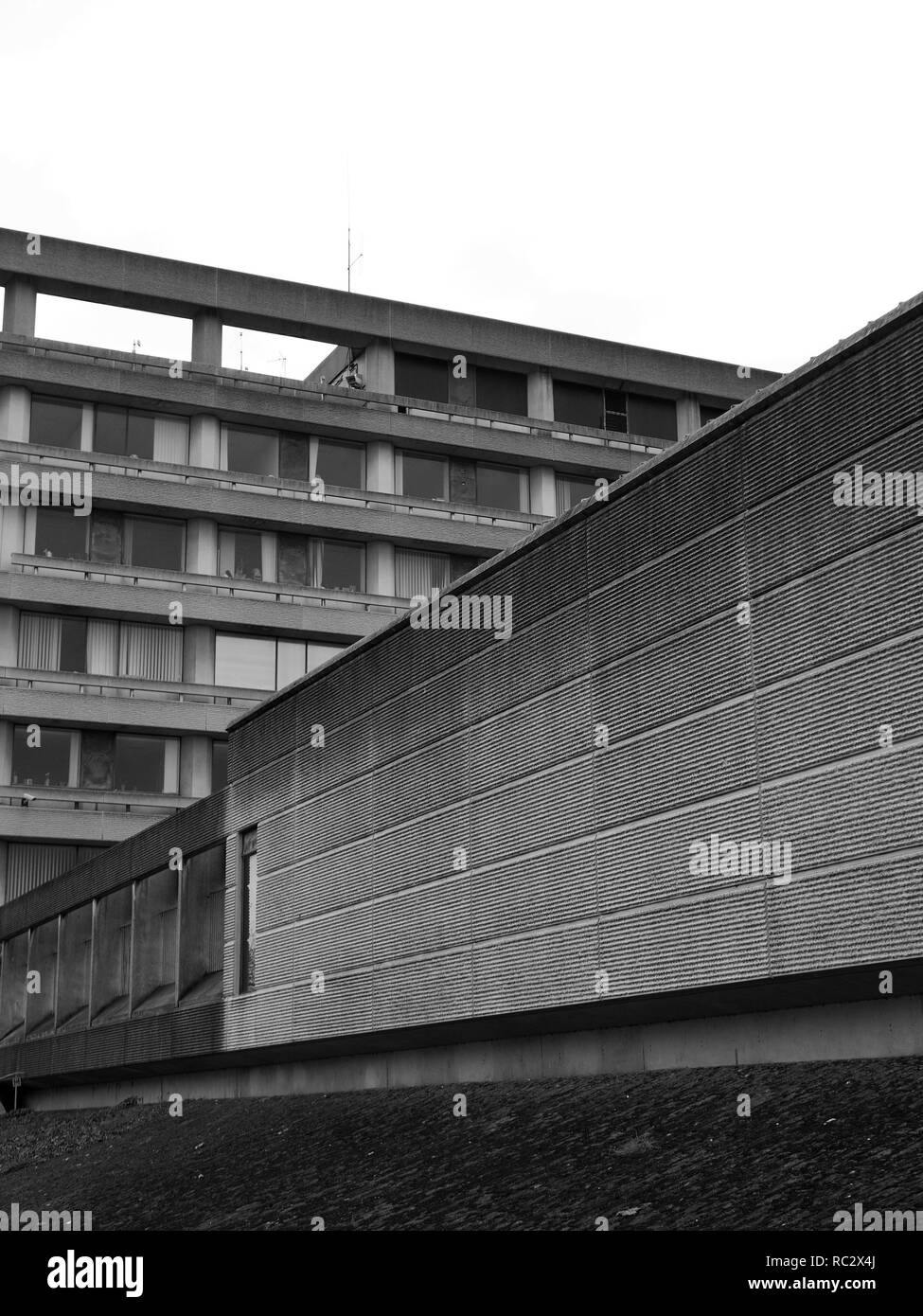 Vista di Borough Hall / County Hall, Bedford, Regno Unito. Un esempio di anni settanta Brutalist Architecture Foto Stock