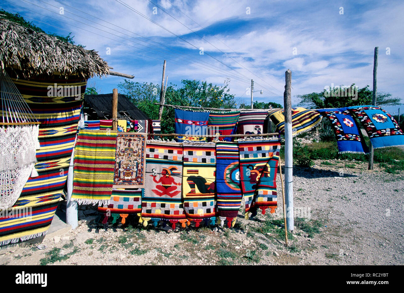 CIUDAD DE MEXICO. camino a Coba, (Riviera Maya), venta de artesanía Foto Stock