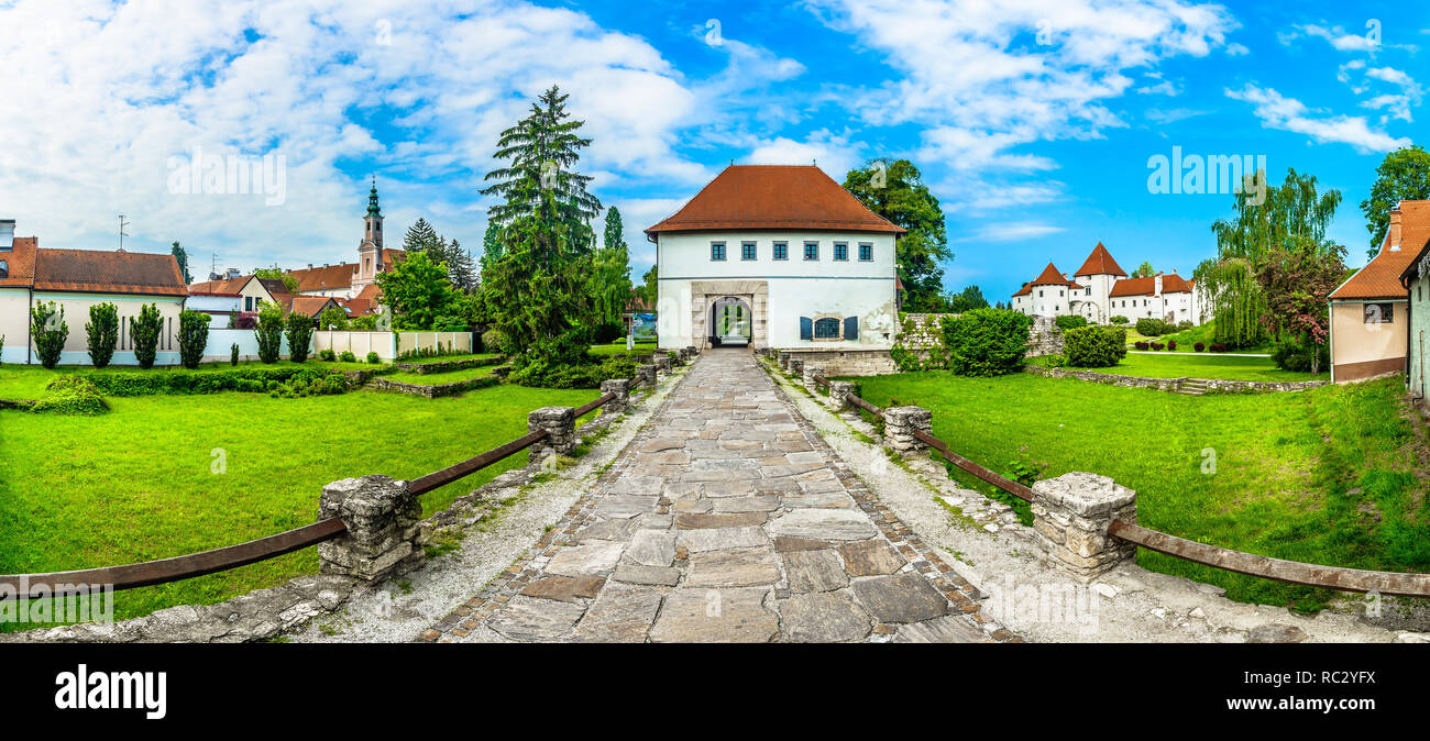 Panorama della vecchia città di Varazdin nel nord della Croazia, Europa. Foto Stock