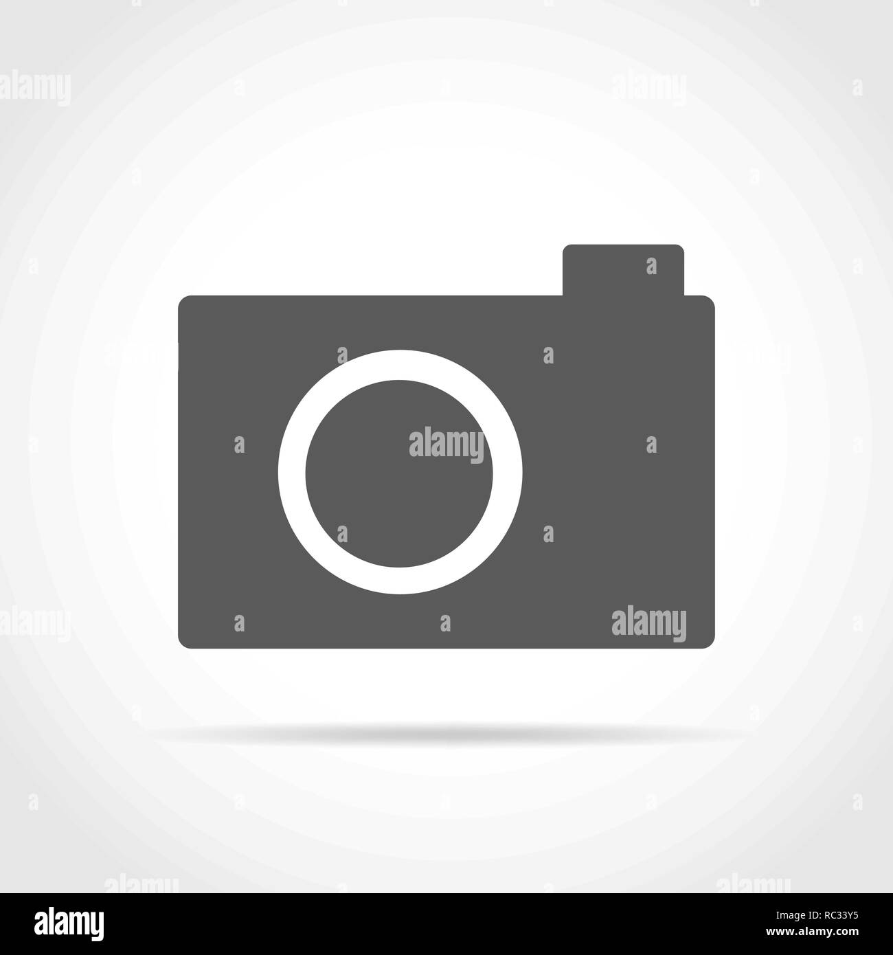 Grigio icona della telecamera in design piatto. Illustrazione Vettoriale. Icona fotocamera isolati su sfondo bianco. Illustrazione Vettoriale