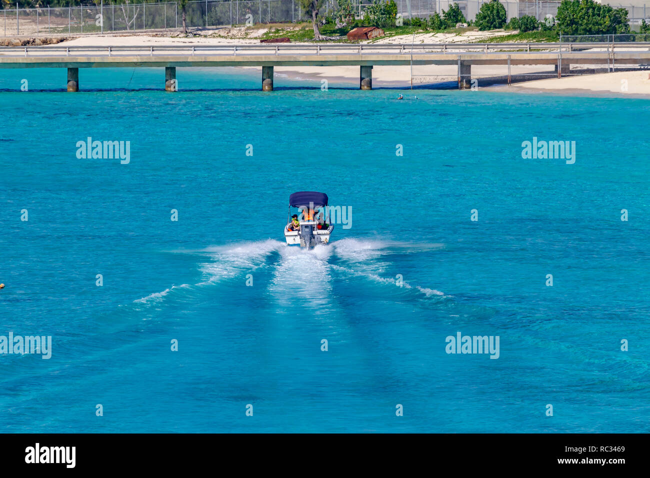 Grand Turk, Isole Turks e Caicos visitando a P&O Arcadia durante un Natale e Anno Nuovo cruise. Foto Stock