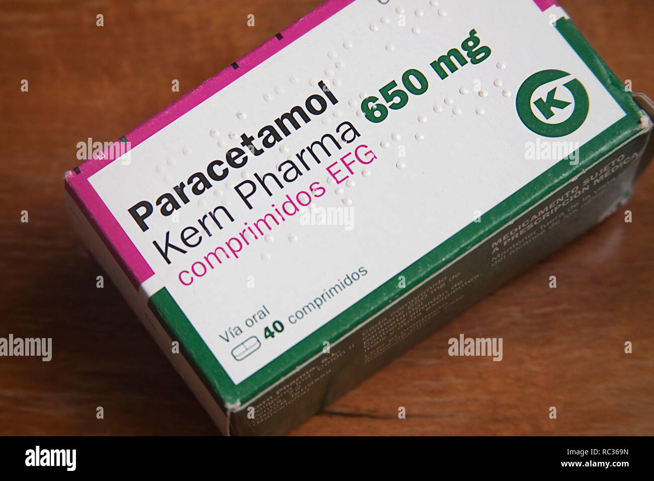 Il paracetamolo, noto anche come acetaminofene e APAP, è un farmaco utilizzato per trattare il dolore e febbre. È tipicamente usato per il dolore moderato sollievo. Foto Stock