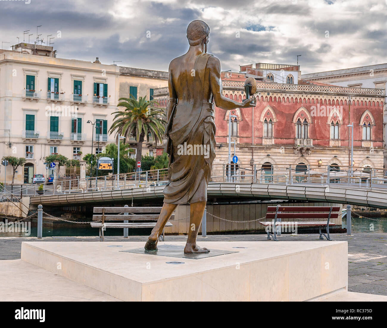Siracusa Sicilia - Statua di Archimede Foto Stock