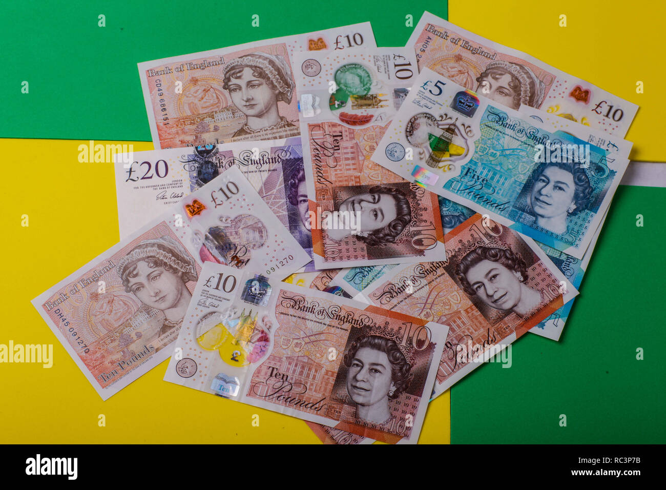 Dicembre 17, 2018 - La lira sterlina, il cui simbolo è Â£, è la valuta ufficiale del Regno Unito ed è il terzo più negoziate in moneta nel mercato degli cambi esteri dopo il dollaro e l'euro. Una lira sterlina è fatta di 100 pence Credito: Shane Wsilly/IMAGESLIVE/ZUMA filo/Alamy Live News Foto Stock