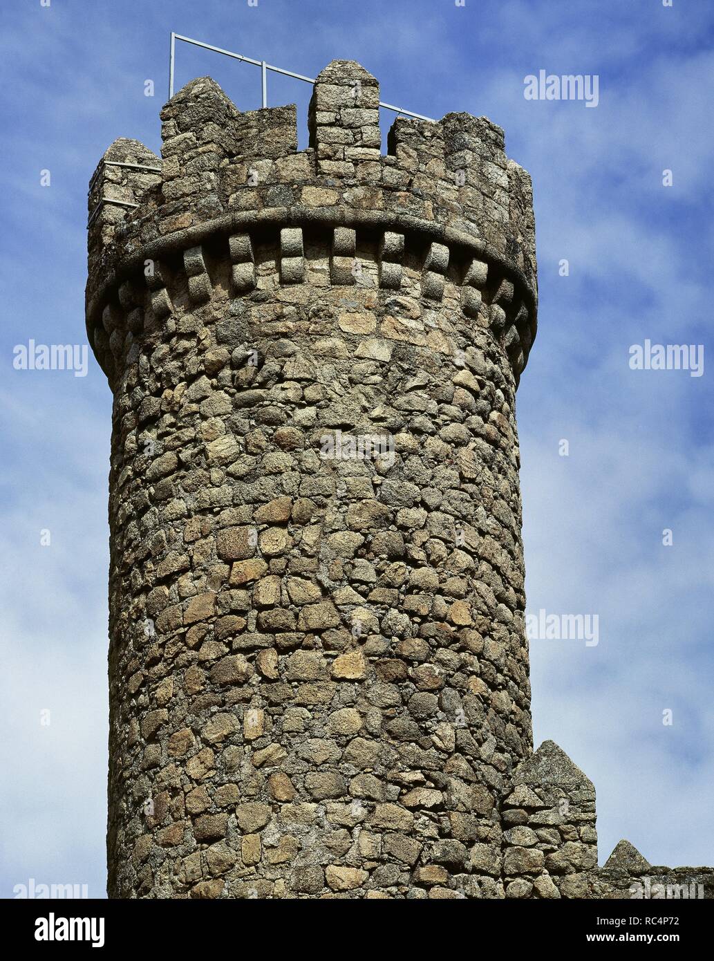 Spagna. Torrelodones. Torre di avvistamento di Torrelodones. 9th-11th secoli. Restaurata nel XX secolo. Comunità di Madrid. Foto Stock