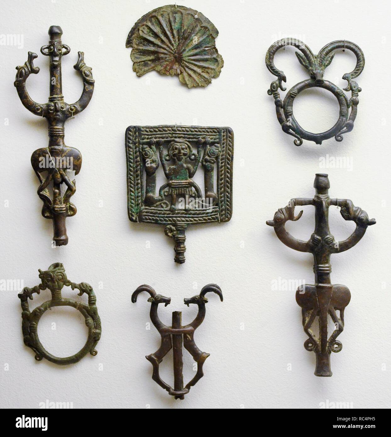 Luristan bronze. 1000-650 Abput BC. West-Central Iran. Prima età del ferro. Pezzi di cavalli-cavo, decorazioni. Lo stato Museo Hermitage. San Pietroburgo. La Russia. Foto Stock