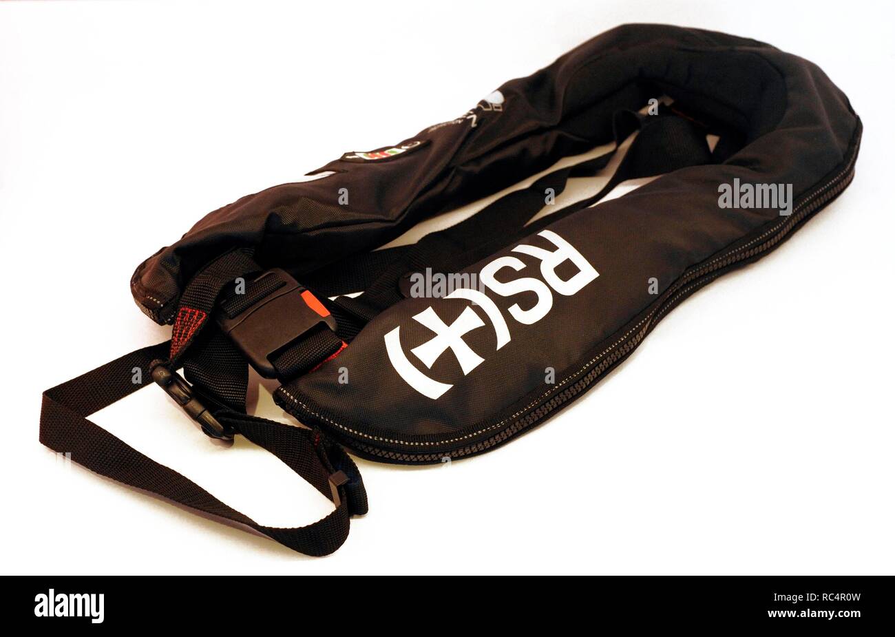 Norwegian giubbotto autogonfiabile dal 2010's. Il biossido di carbonio cartuccia. Il Museo Marittimo Norvegese. Oslo. La Norvegia. Foto Stock