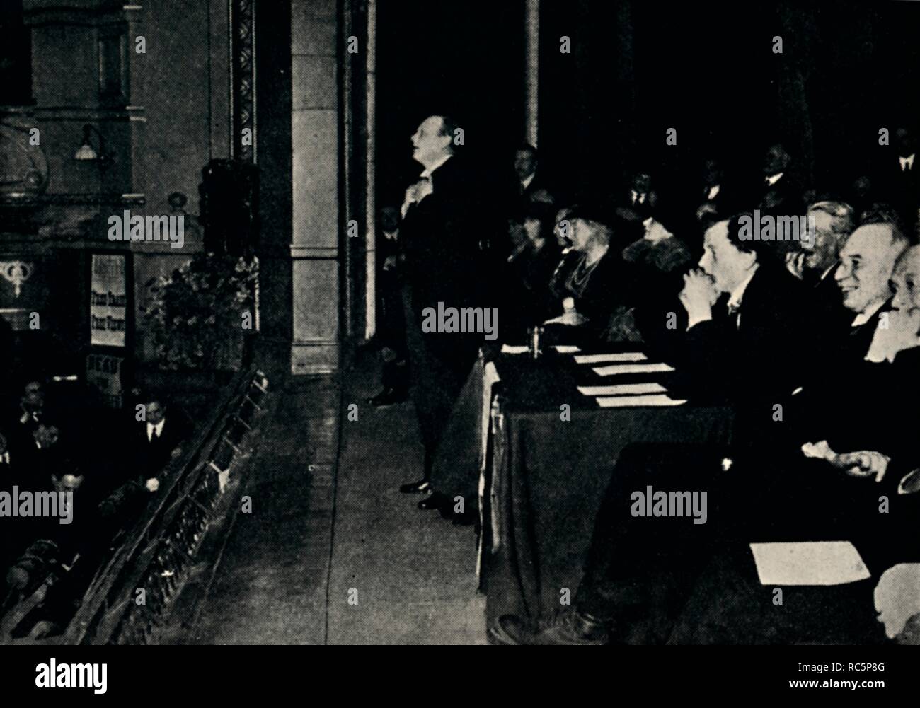 'L'indirizzamento di un incontro pubblico a Finsbury Park", 1924, (1945). Creatore: sconosciuto. Foto Stock