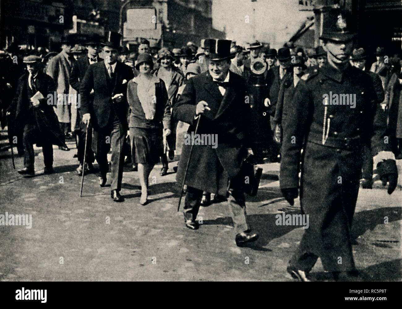 "Bilancio giorno, 1928", (1945). Creatore: sconosciuto. Foto Stock