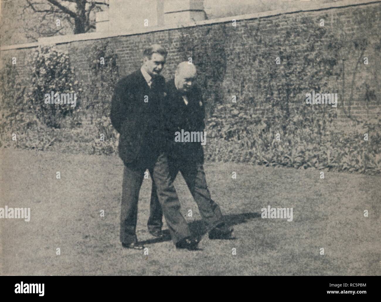 'Mr. Anthony Eden visite il primo ministro", 1940s, (1945). Creatore: sconosciuto. Foto Stock