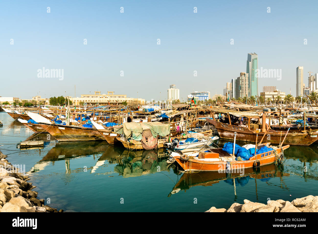 Tradizionali barche da pesca in Kuwait City Foto Stock