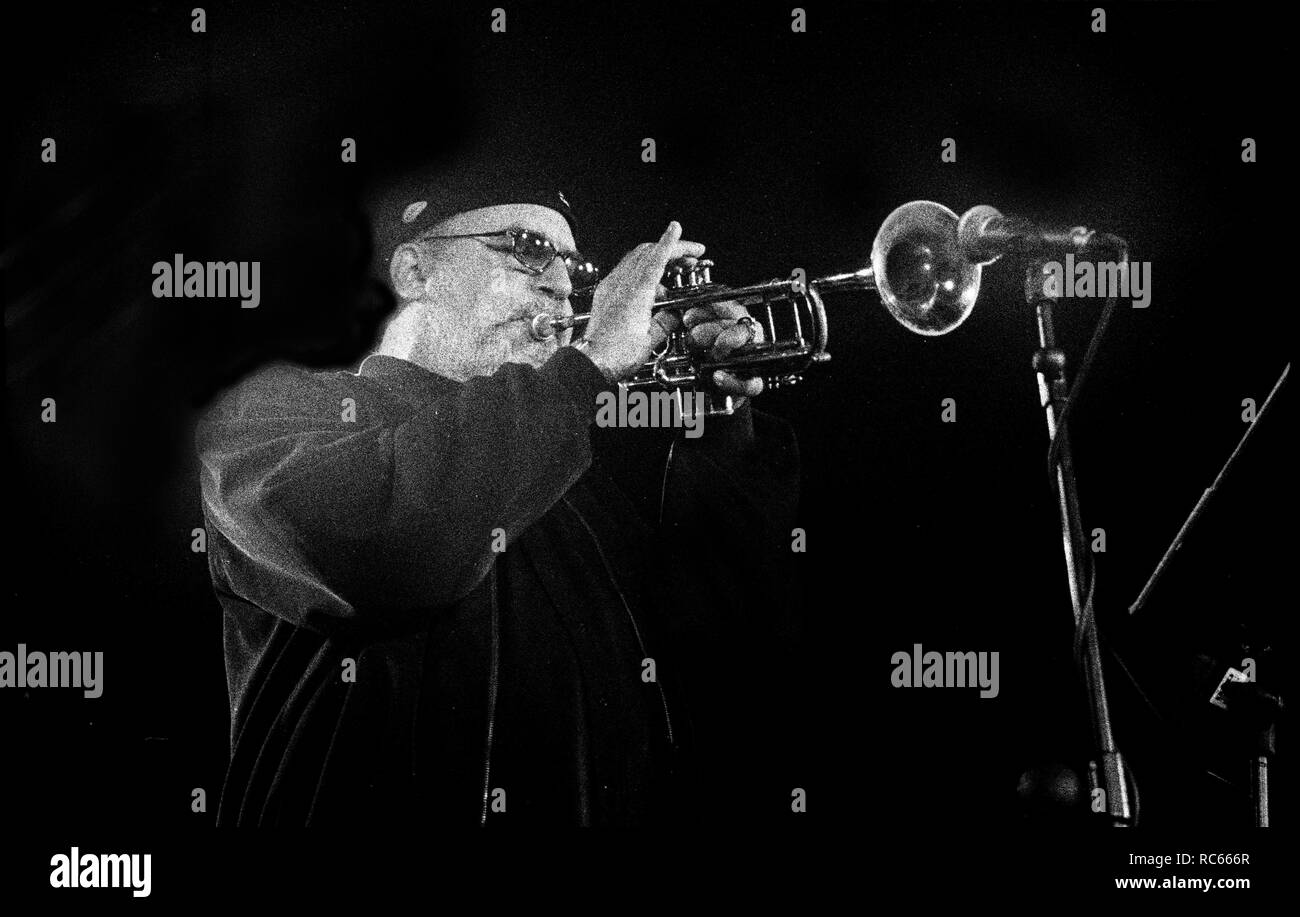 Randy Brecker, Brecon Jazz Festival, Brecon Galles, Agosto 2001. Autore: Brian O Connor. Foto Stock