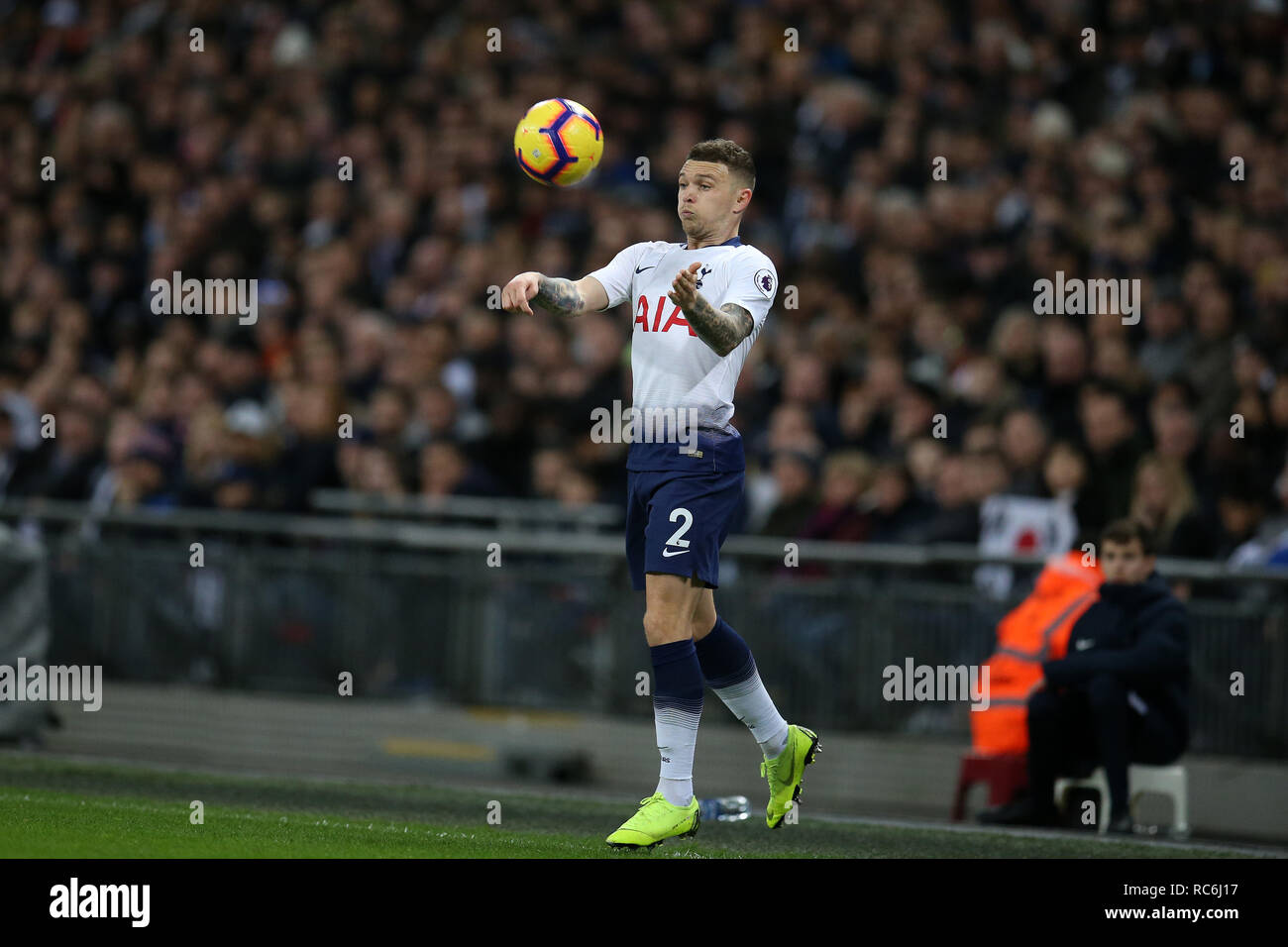 Kieran Trippier del Tottenham Hotspur in azione. EPL Premier League, Tottenham Hotspur v Manchester Utd allo Stadio di Wembley a Londra domenica 13 gennaio 2019. Questa immagine può essere utilizzata solo per scopi editoriali. Solo uso editoriale, è richiesta una licenza per uso commerciale. Nessun uso in scommesse, giochi o un singolo giocatore/club/league pubblicazioni . pic da Andrew Orchard/Andrew Orchard fotografia sportiva/Alamy Live news Foto Stock