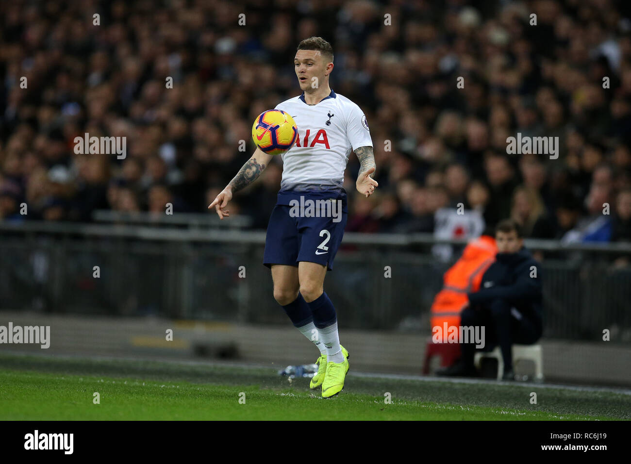 Kieran Trippier del Tottenham Hotspur in azione. EPL Premier League, Tottenham Hotspur v Manchester Utd allo Stadio di Wembley a Londra domenica 13 gennaio 2019. Questa immagine può essere utilizzata solo per scopi editoriali. Solo uso editoriale, è richiesta una licenza per uso commerciale. Nessun uso in scommesse, giochi o un singolo giocatore/club/league pubblicazioni . pic da Andrew Orchard/Andrew Orchard fotografia sportiva/Alamy Live news Foto Stock