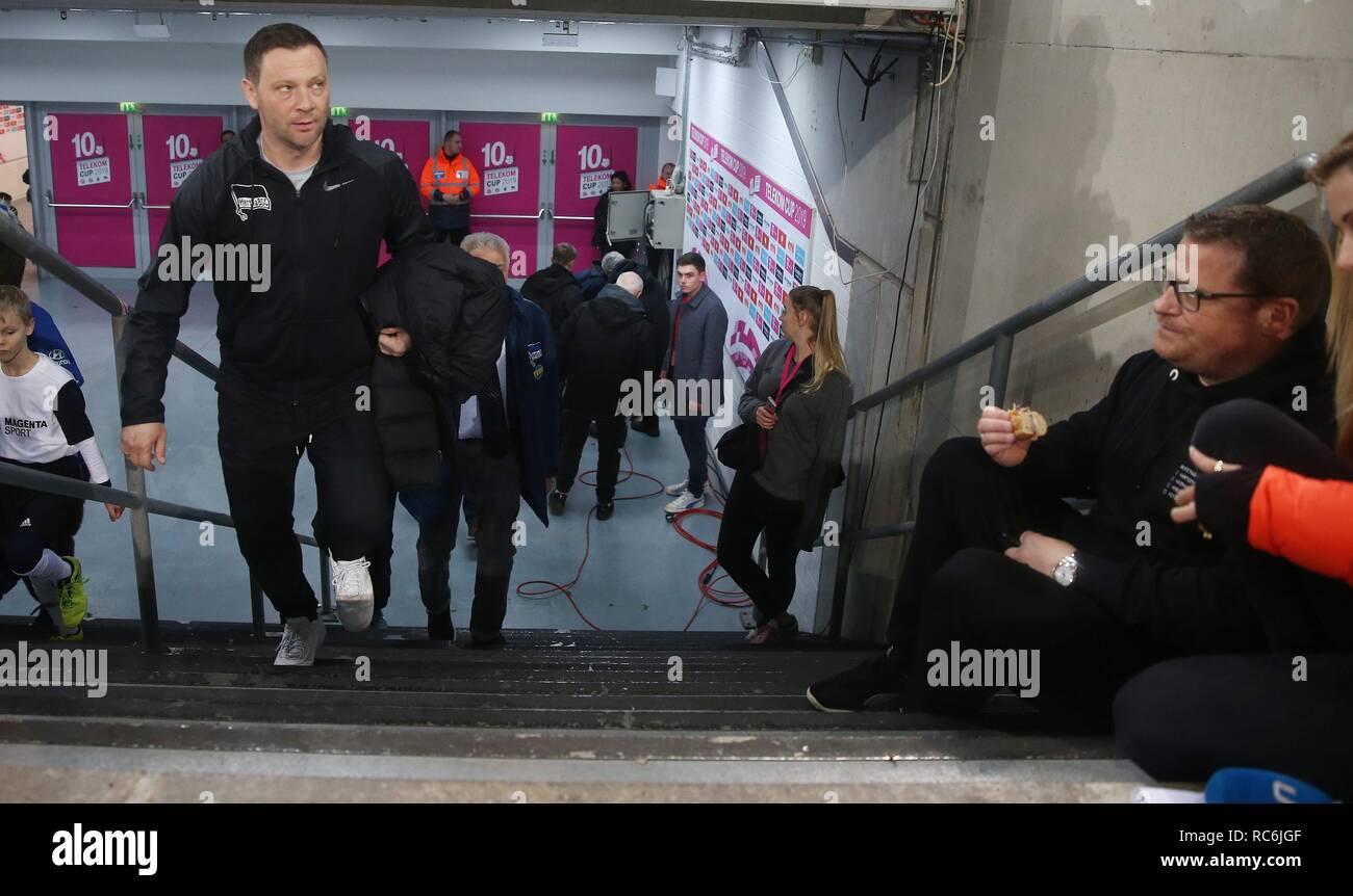 Dortmund, Deutschland. Xiii gen, 2019. firo Calcio, 13.01.2019 Prima Bundesliga, stagione 2018/2019 Wintercup Hertha BSC Berlin n -Borussia Monchengladbach Pal Dadai, salite le scale a destra Mx Eberl | Utilizzo di credito in tutto il mondo: dpa/Alamy Live News Foto Stock