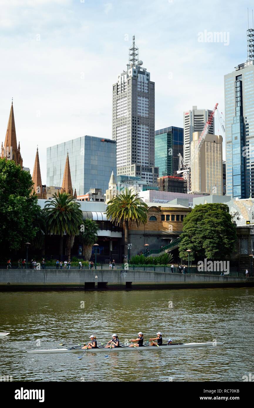 Edifici alti nel quartiere centrale degli affari di Melbourne Foto Stock