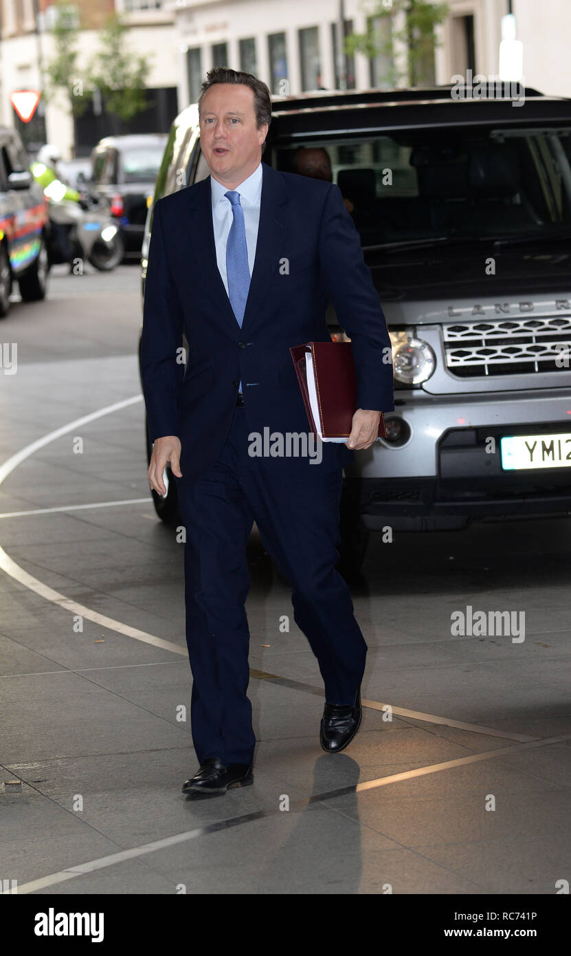 Il Primo Ministro David Cameron e leader dell'UKIP Nigel Farage appaiono sul Andrew Marr Show alla BBC Broadcasting House di Londra dotata: David Cameron dove: Londra, Regno Unito quando: 12 giu 2016 Credit: Steve Finn/WENN Foto Stock