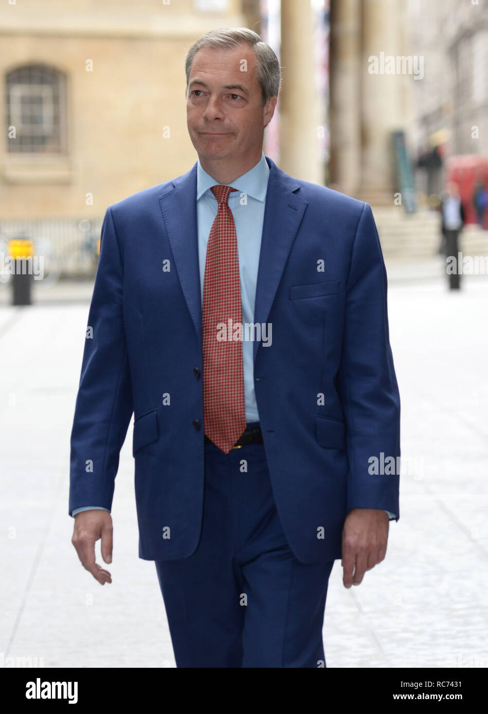 Il Primo Ministro David Cameron e leader dell'UKIP Nigel Farage appaiono sul Andrew Marr Show alla BBC Broadcasting House di Londra dotata: Nigel Farage dove: Londra, Regno Unito quando: 12 giu 2016 Credit: Steve Finn/WENN Foto Stock
