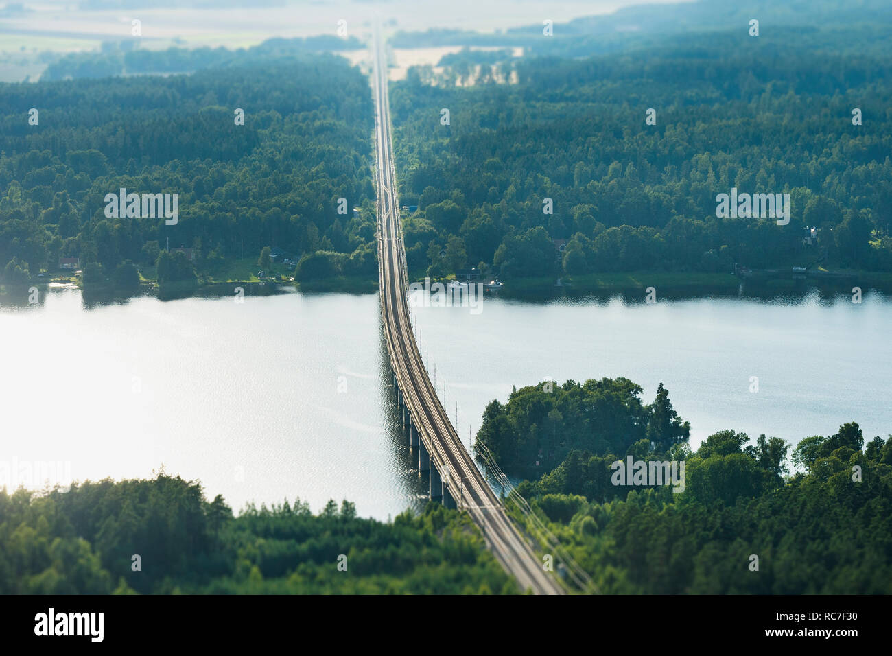 Ponte stradale su ferrovia immagini e fotografie stock ad alta ...
