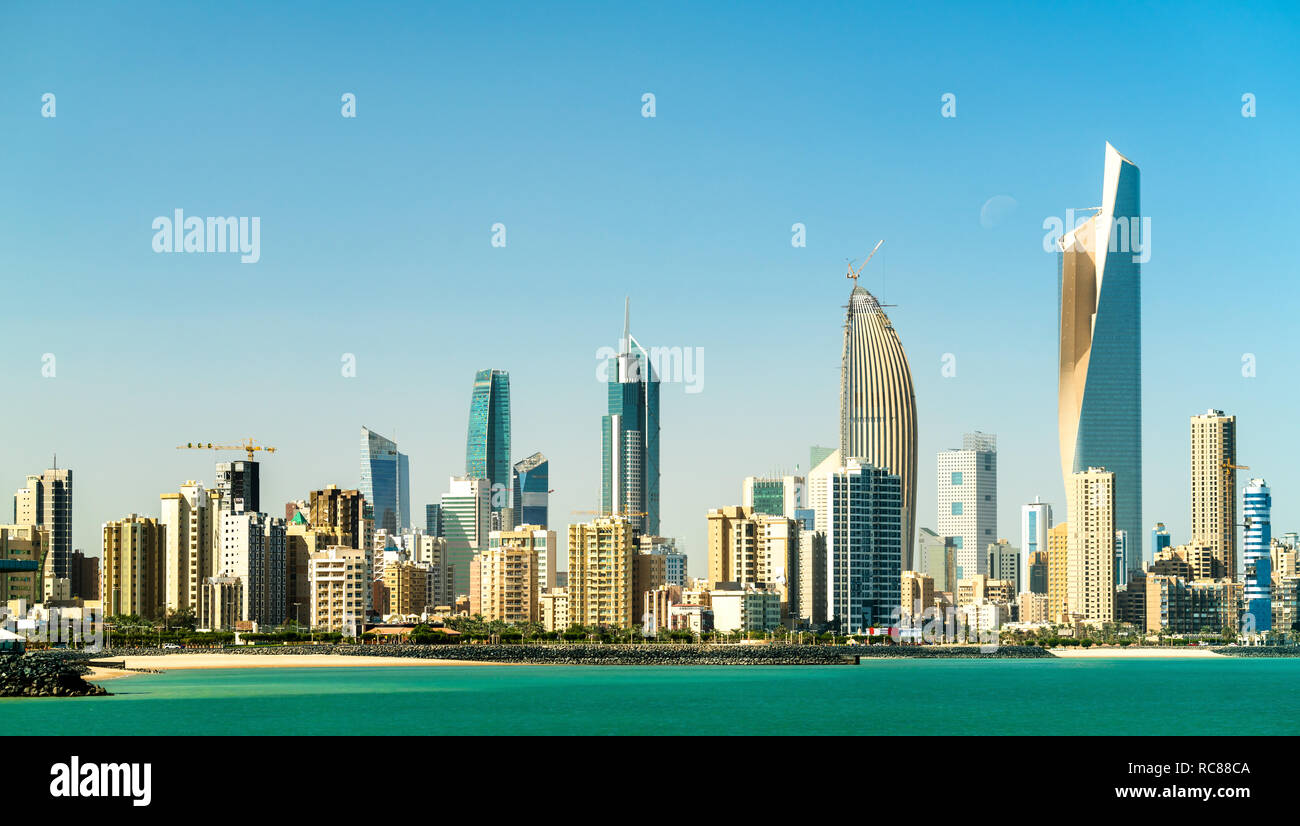 Panorama di Kuwait City nel Golfo Persico Foto Stock