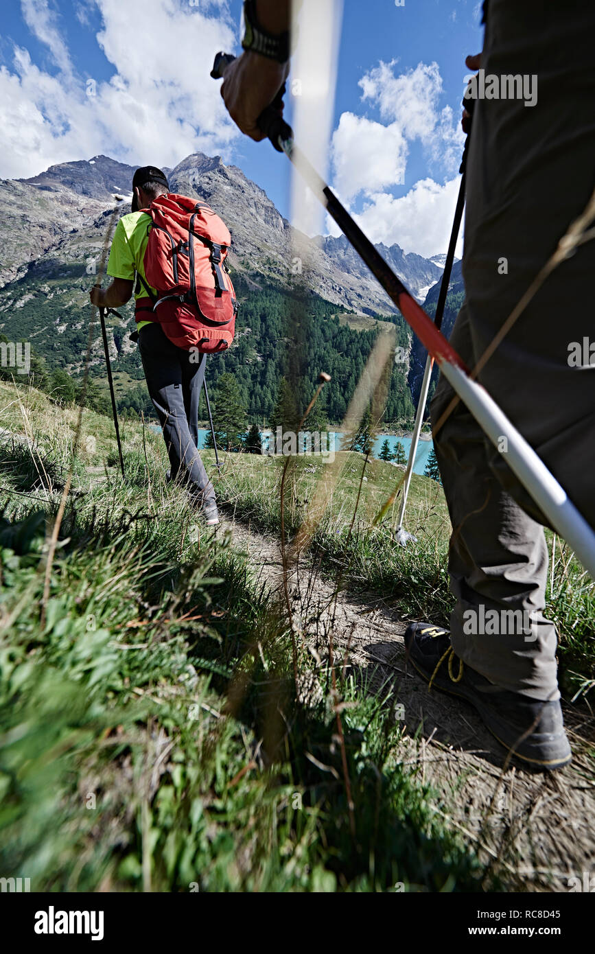 Escursionista amici in Mont Cervin, Cervino, Vallese, Svizzera Foto Stock