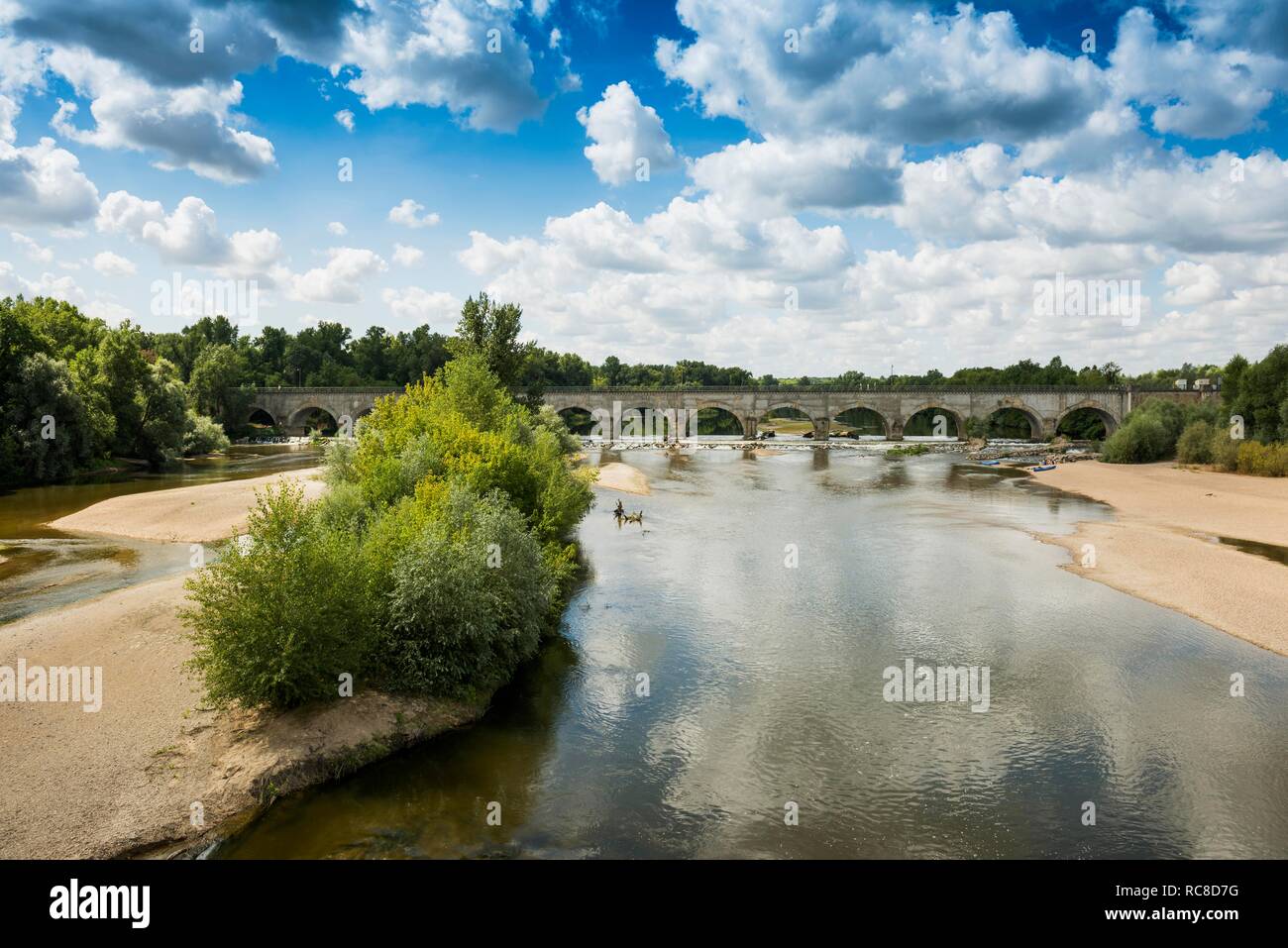 Canal ponte sull'Allier, Pont canal de Guétin, Loire canal, vicino a Nevers, Valle della Loira, Nièvre, centro, Francia Foto Stock